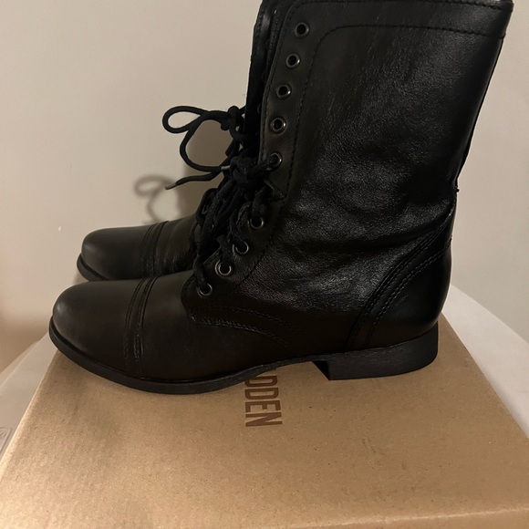 Steve Madden Black Troopa Boots - Picture 3 of 4